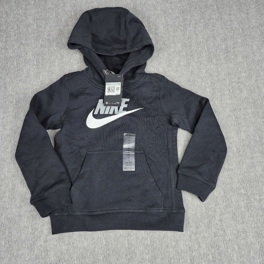 Nike Boy XS Black Hoodie Pullover Sweater Standard Fit NWT